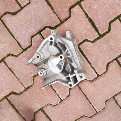 Łapa silnika A20DTR A20DTH Ope Astra J 55566020