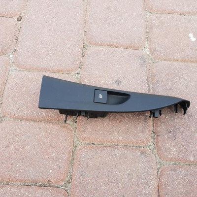 Przełacznik szyb tył tylny Opel Zafira C 13301888