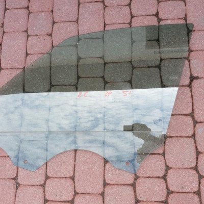 Szyba przód przednia boczna Opel Zafira C 2015r