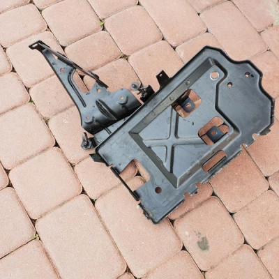 Podstawa akumulatora Opel Insignia B 84213689