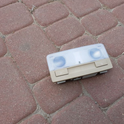 Lampka oświetlenie kabiny Opel Insignia 13285095