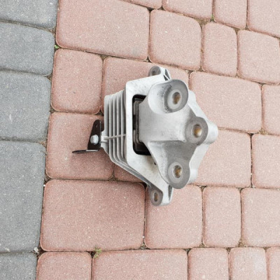 Łapa silnika 1.6CDTI Opel Insignia B 84163337