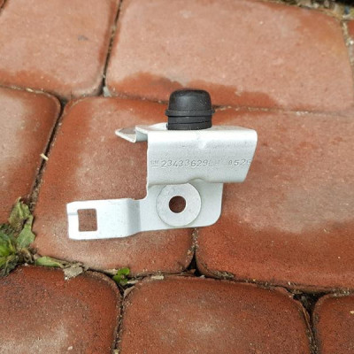 Blaszka wzmocnienie maski Opel Insignia 23433629