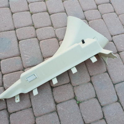 Obudowa słupka Opel Insignia 13221262 kremowa