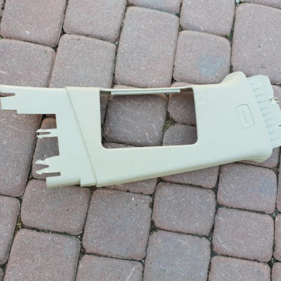 Obudowa słupka Opel Insignia 13299264 kremowa