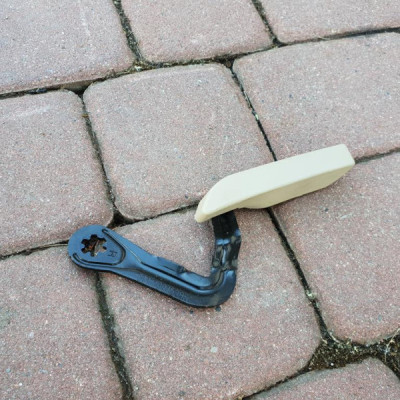 Rączka fotela Opel Insignia 13315396 kremowa