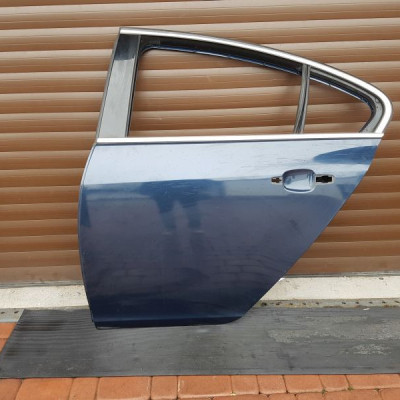Drzwi tył tylne HB SEDAN Opel Insignia igły Z22a