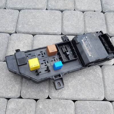 SKRZYNKA BEZPIECZNIKOWA OPEL VECTRA C 13199492KD