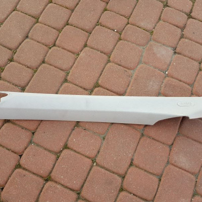 Obudowa słupka prawa Opel Meriva A 93363691