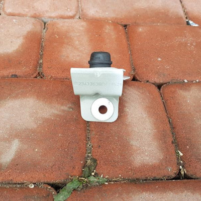 Blaszka wzmocnienie maski Opel Insignia 23433630