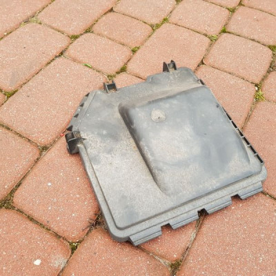 Pokrywa osłona bezpieczników Meriva A 13144736