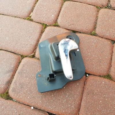 Klamka wewnętrzna lewy tył Opel Meriva A 13121860