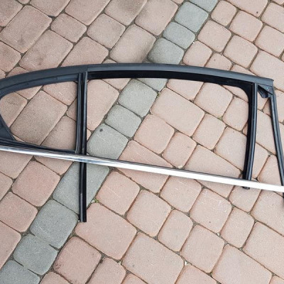 Uszczelka chrom zgarniacz drzwi Opel Insignia