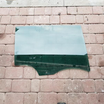 Szyba drzwi prawy tył ciemna 2014r Opel Zafira C