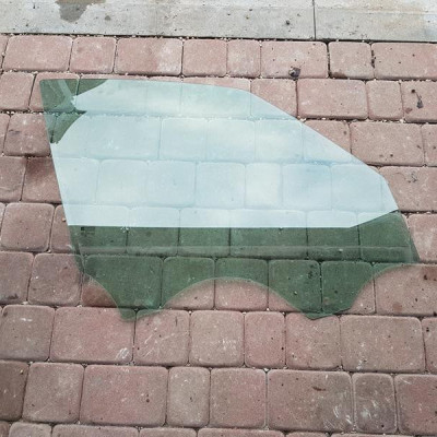 Szyba drzwi prawy przód 2014r Opel Zafira C