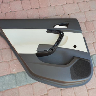 Boczek tapicerka brązowy kremowy Opel Insignia