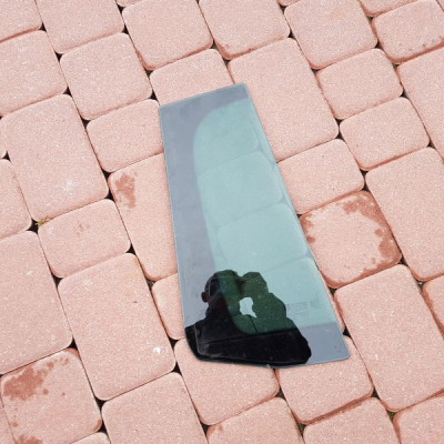 Szyba tył tylna ciemna 2016r 40% Zafira C TOURER