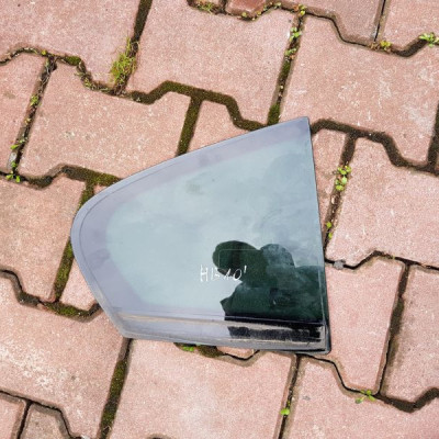 Szyba drzwi tył tylna ciemna SEDAN Insignia 2011r