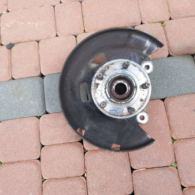 Zwrotnica piasta 2.0CDTI Opel Astra J IV 13562828