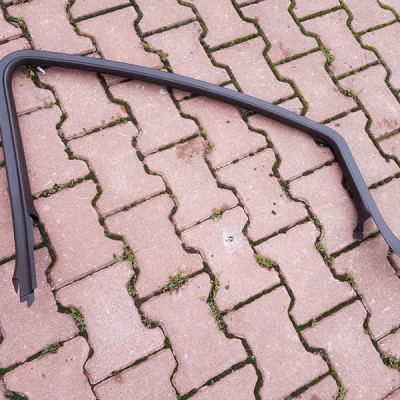 Obudowa osłona drzwi brąz Opel Astra J IV 13264851