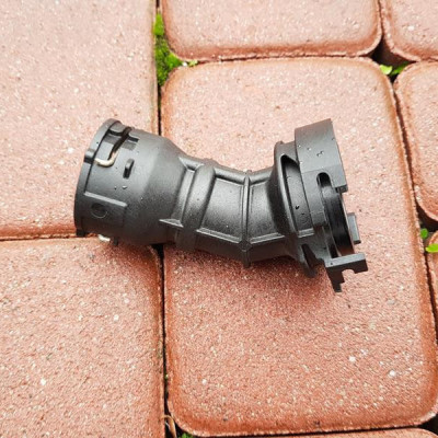 Króciec kolanko złącze wody Audi Q3