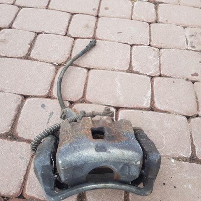 Zacisk przód przedni P Opel Astra J IV 13229152