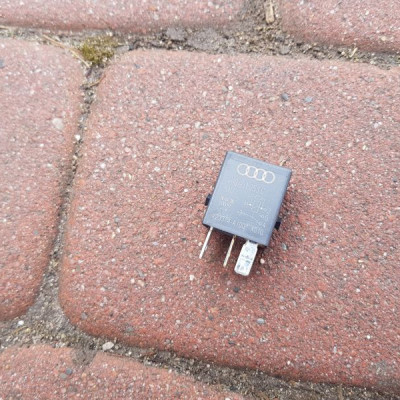 Przekaźnik Passat B8 2017r 4H0951253C