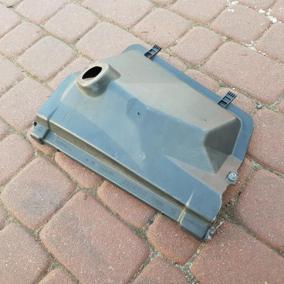 Spływ podszybie Vivaro B Trafic III 668634247R