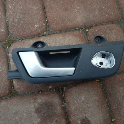 Klamka wewnętrzna tył tylna Audi A4 B6 8E0839019
