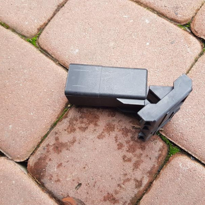 Przekaźnik świec zarowych Audi Q3 04L907281 2017r