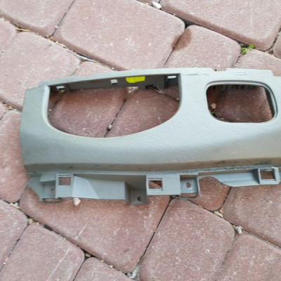 Obudowa osłona klimy VIVARO TRAFIC 8200004605