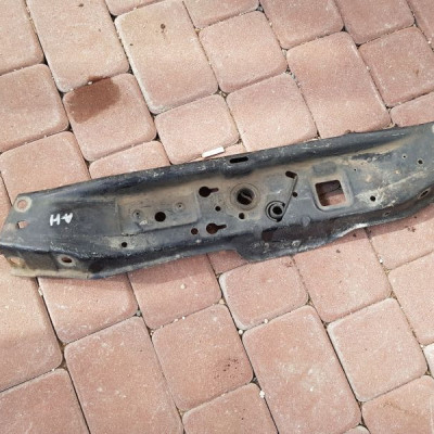Belka górna wzmocnienie chłodnic Opel Astra H III