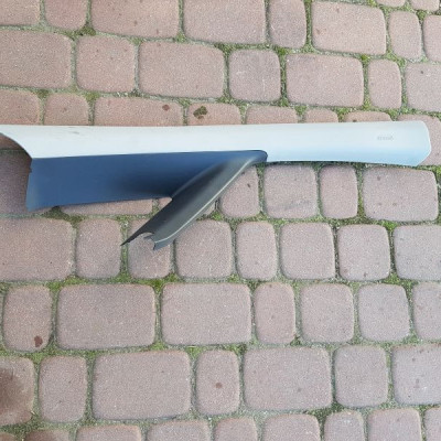 Obudowa Słupek prawy Opel Corsa D 13180561