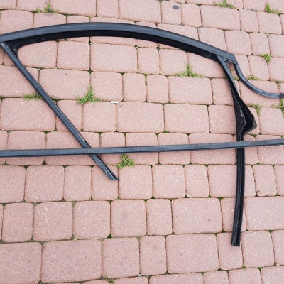 Uszczelka black zgarniacz drzwi Ople Astra J IV 4