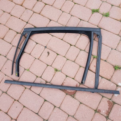 Uszczelka black zgarniacz drzwi Ople Astra J IV 4