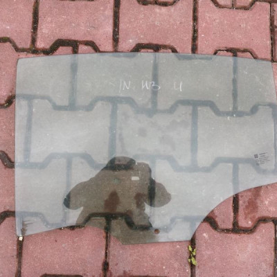 Szyba tył tylnia boczna Opel INSIGNIA hb 2011