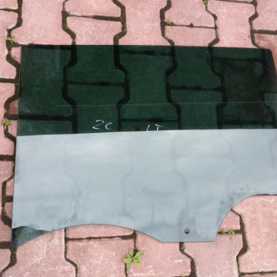 Szyba tył lewa przyciemniana Zafira C TOURER 2014r