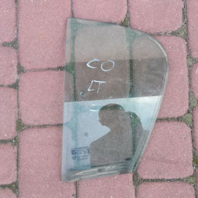 Szyba drzwi tył tylna mała 2007r Corsa D