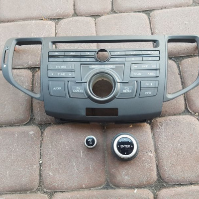 Obudowa panel radia TOYOTA Corolla Verso 2007r