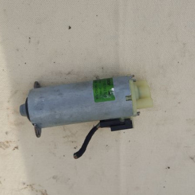 SILNICZEK REGULACJI FOTELA AUDI A8 0130002530