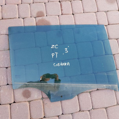 Szyba tył tylna ciemna prawa 2013r Opel Zafira C