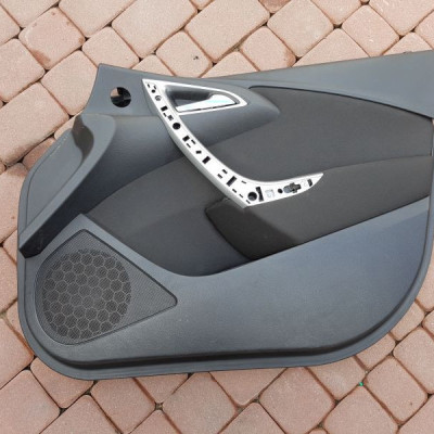 Boczek tapicerka drzwi Opel Astra J IV 4 13400406