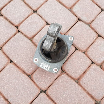 Poduszka łapa silnika Opel Insignia 13227728