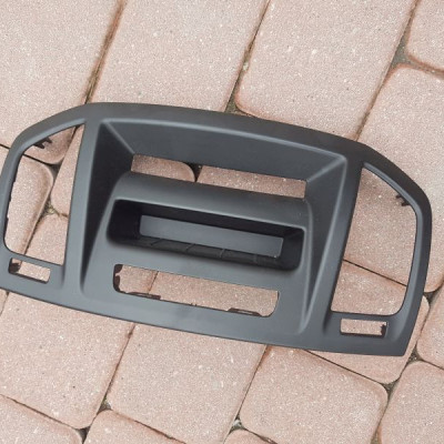 Panel obudowa wyświetlacza Opel Insignia 13274791