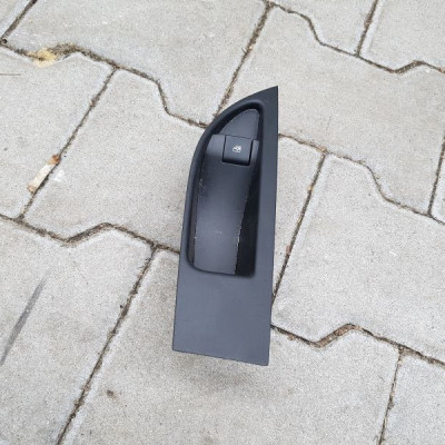 Przełacznik szyby Opel Zafira C 13301888