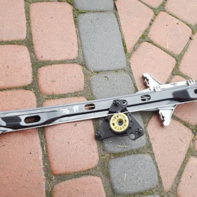 Podnośnik szyby prawy tył Volkswagen Tiguan