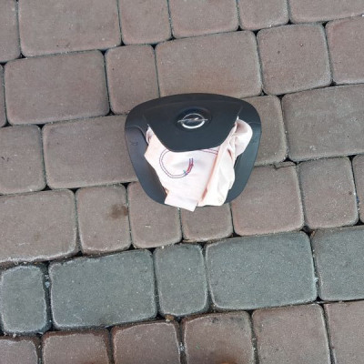 Poduszka kierowcy OPEL MOVANO III wystrzelona