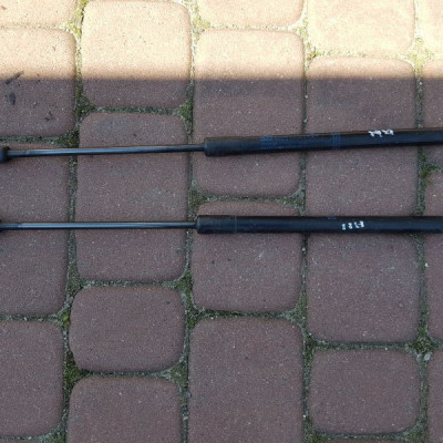 Teleskop klapy tył Opel Astra H GTC 3D 13220159