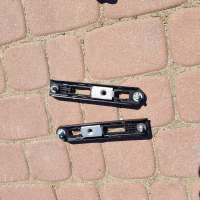 Suwak pasa mocowanie Zafira Astra H III 13156393