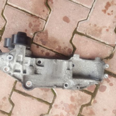 ŁAPA ALTERNATORA RENAULT NISSAN 117103585R